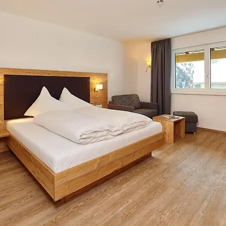 Hotel Garni Kristall 3*