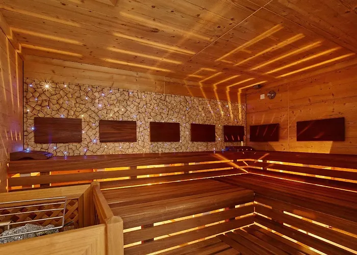 Garni Kristall Hotel 3*