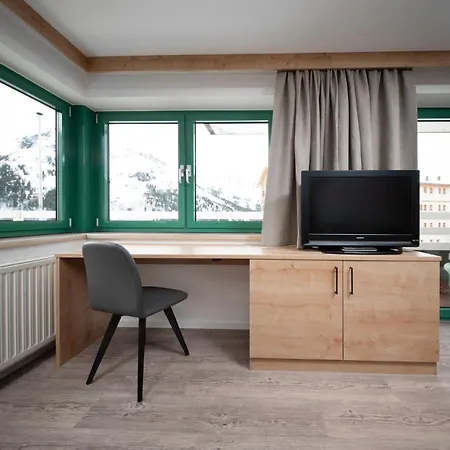 Garni Kristall Hotel 3*