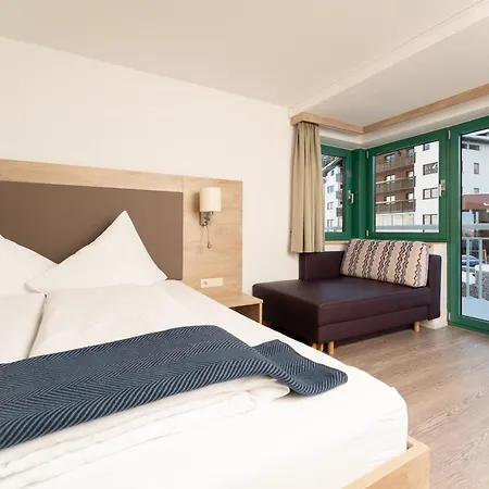 Hotel Garni Kristall 3*