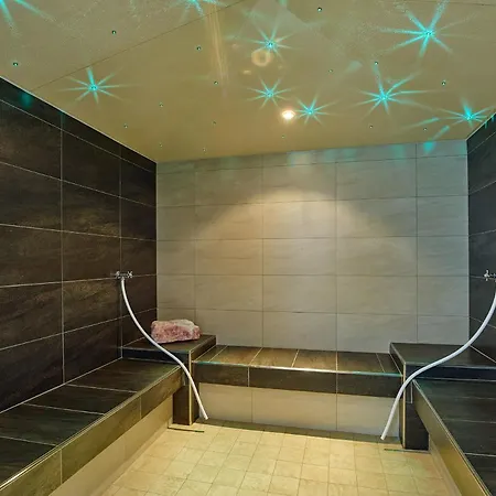 호텔 Garni Kristall 퀴타이